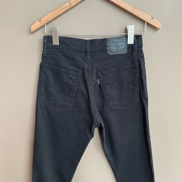Levi’s Wedgie Skinny Distressed Raw Hem Jeans in Black‎ Size 27 - Picture 4 of 9